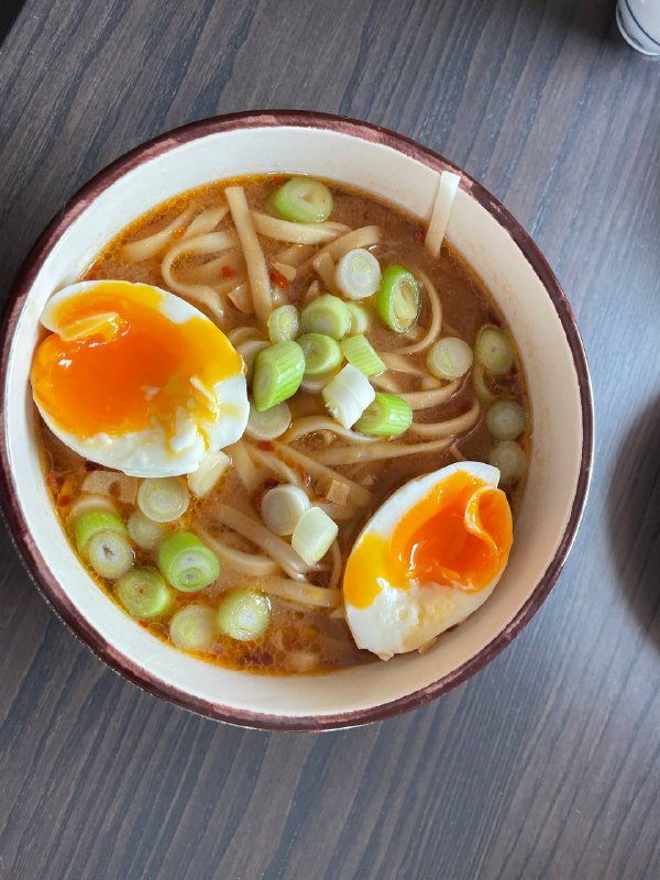 Miso-Suppe mit Udon-Nudeln